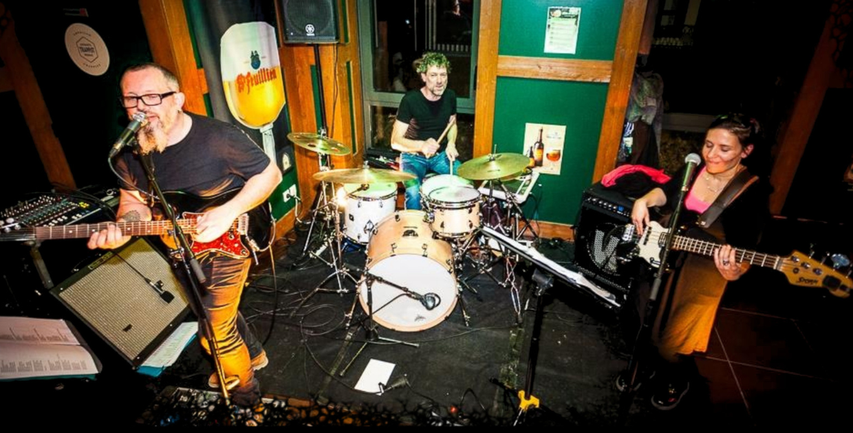 WALNUT GROOVE